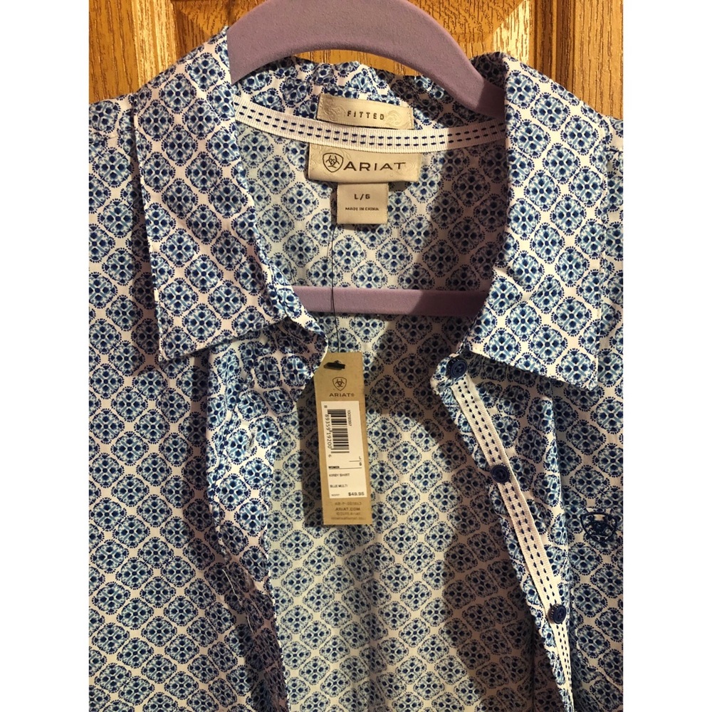 Women’s Ariat button down